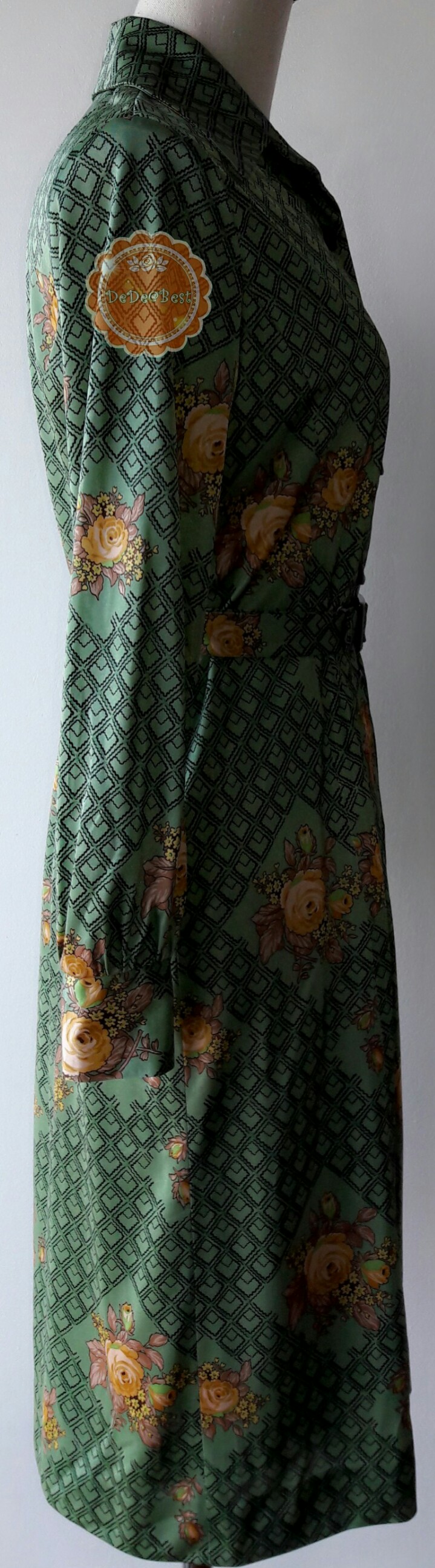 ขายแล้วค่ะ D66:Vintage dress เดรสวินเทจสีเขียวลายดอกไม้และกราฟฟิค มีเข็มขัดเข้าชุด❤
