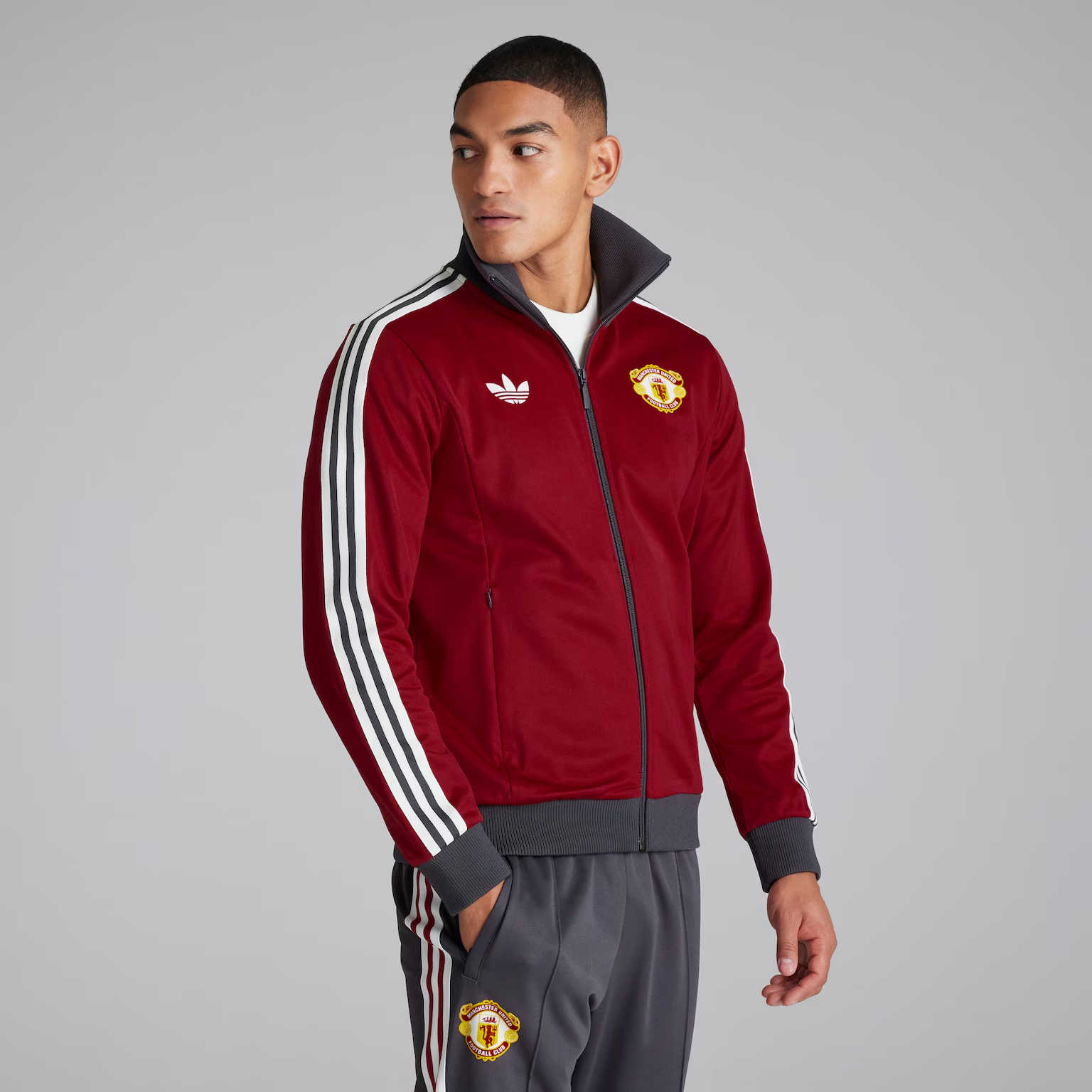 เสื้อแจ็คเก็ตแมนเชสเตอร์ ยูไนเต็ adidas Originals Adicolor Track Top ของแท้