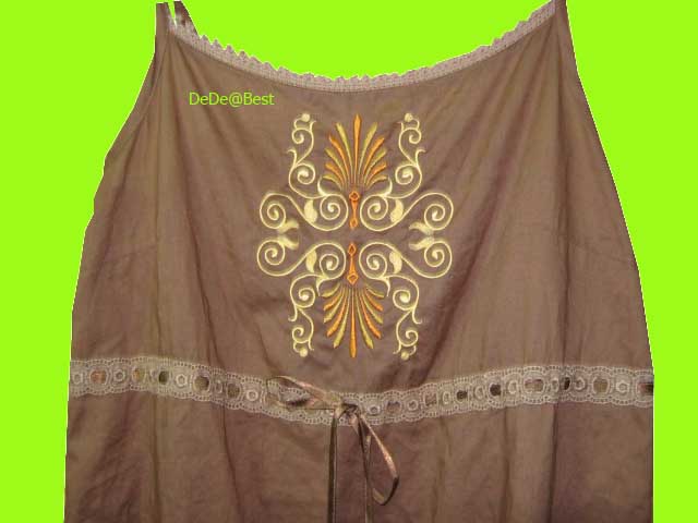 แถมให้คุณจริยาภรณ์ค่ะ T28:2nd hand top เสื้อสายเดี่ยวสีน้ำตาล ปักลายสวย ผูกโบว์ใต้อก❤