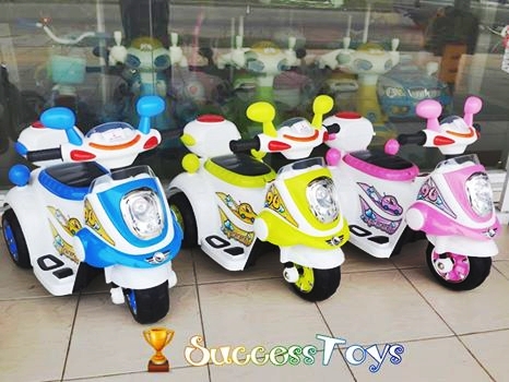รถมอเตอร์ไซค์ไฟฟ้า เวสป้ามินิ มี 3 สี ฟ้า เขียว ชมพู