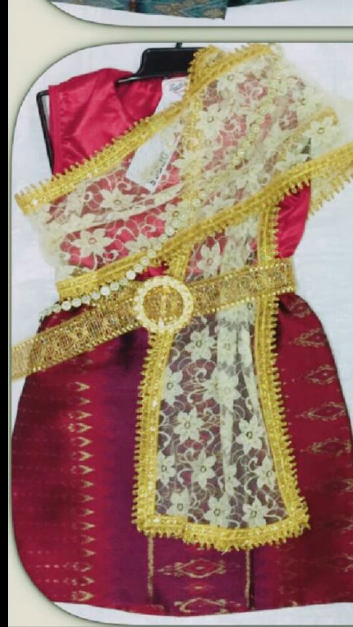 ชุดเเม่หญิงลาว