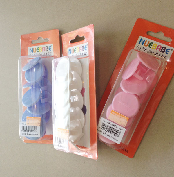 ที่อุดรูปลั๊ก กันไฟดูดเด็ก แพค 12 ชิ้น อย่างดี Nuebabe Outlet Plug