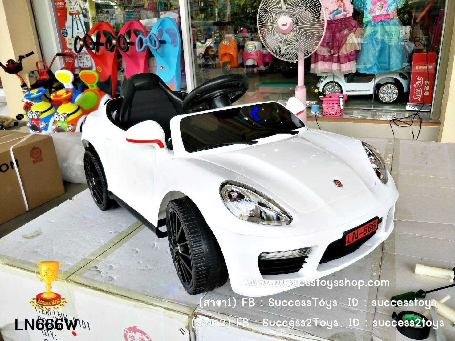 รถเก๋ง PORSCHE สีขาว