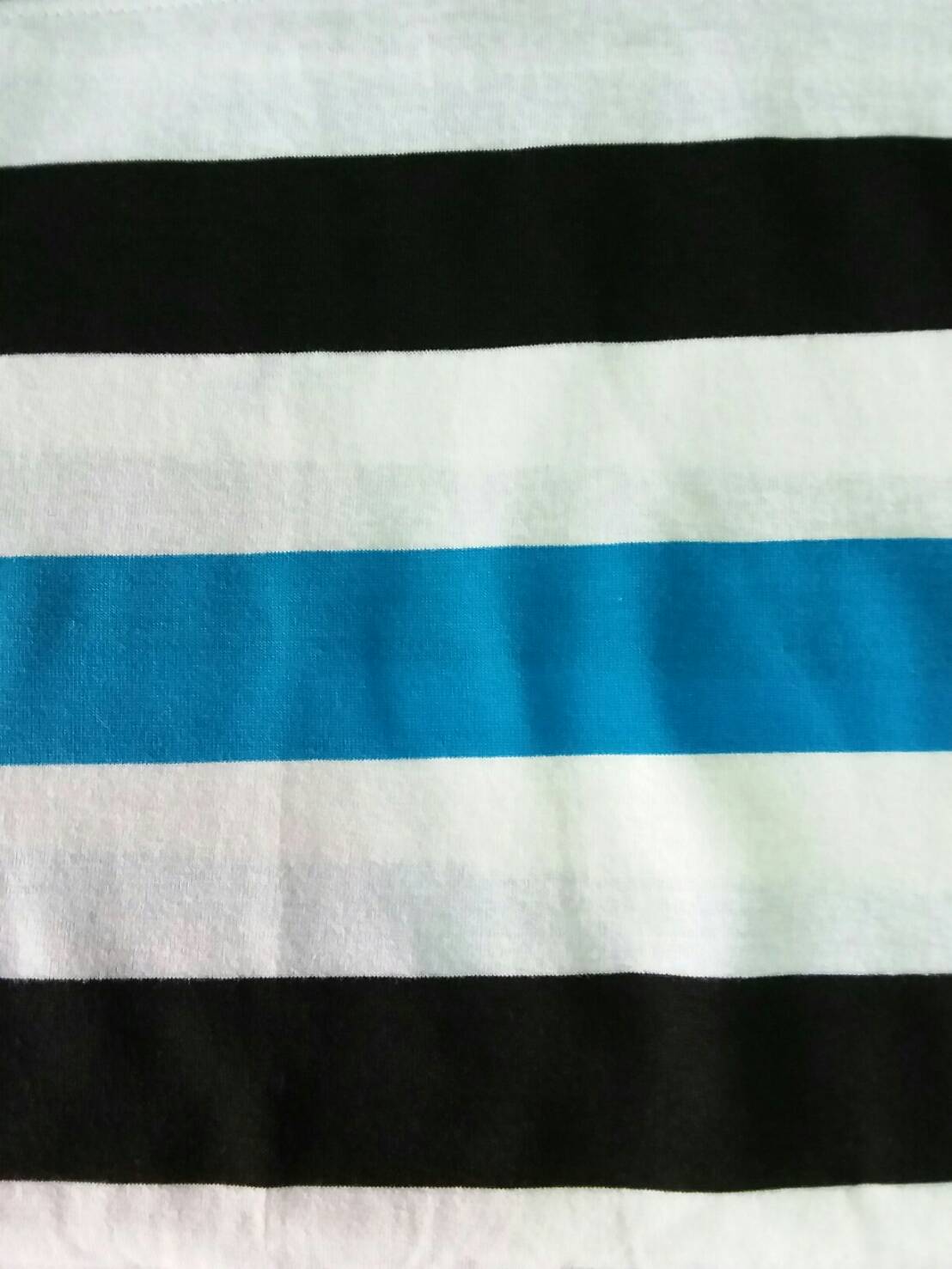 เสื้อครอบครัว สีสันสดใส สั่งเพิ่มซิปเปิดให้นมได้ มีให้เลือกหลายสี