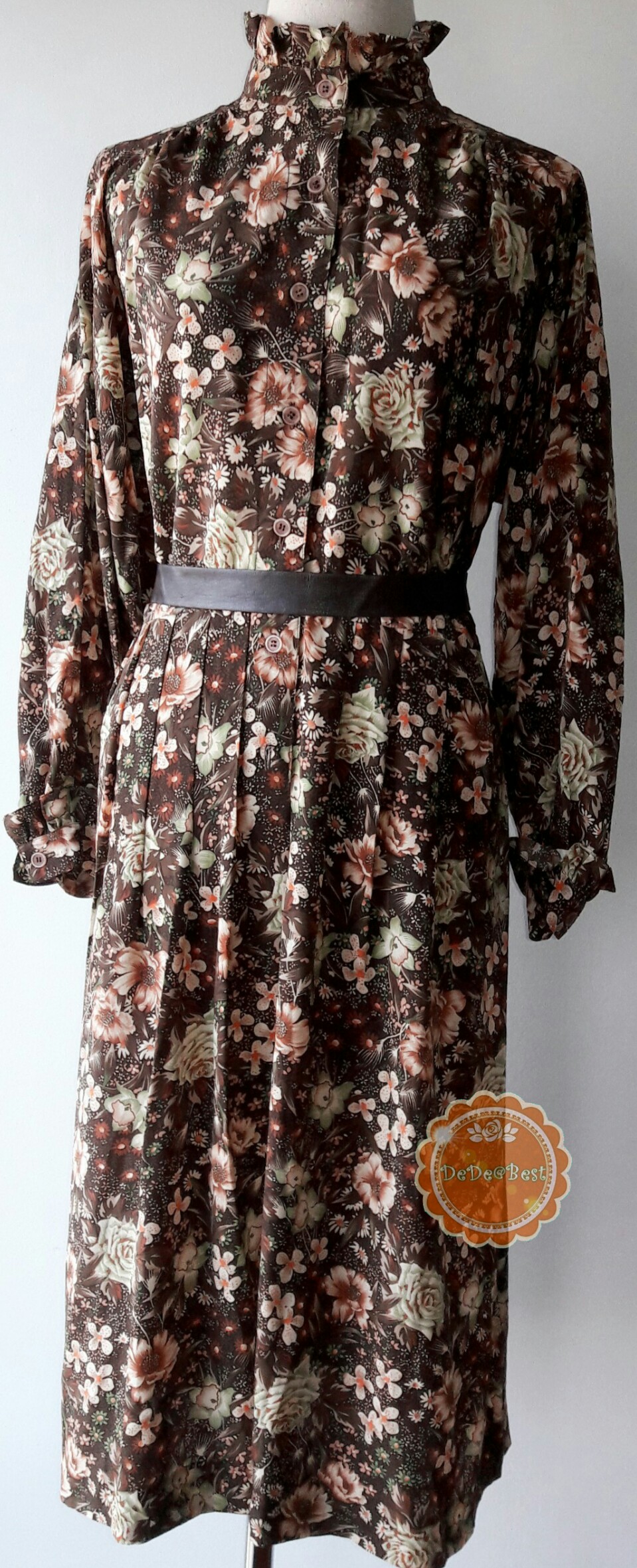 ขายแล้วค่ะ D25:Vintage dress เดรสวินเทจแขนยาว คอตั้งระบายแนววิคทอเรียน ลายดอกไม้สวย❤