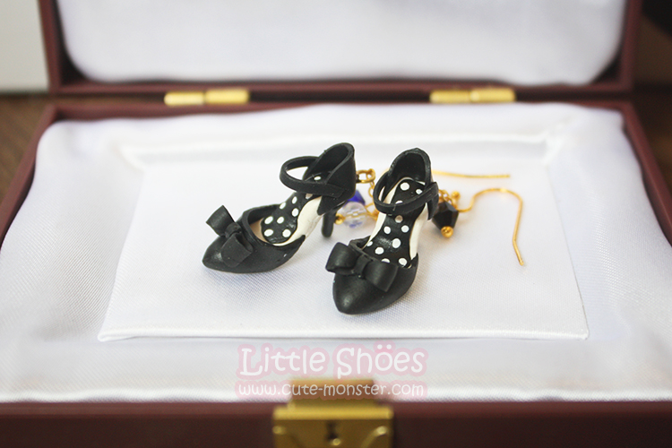 Little black polka dot