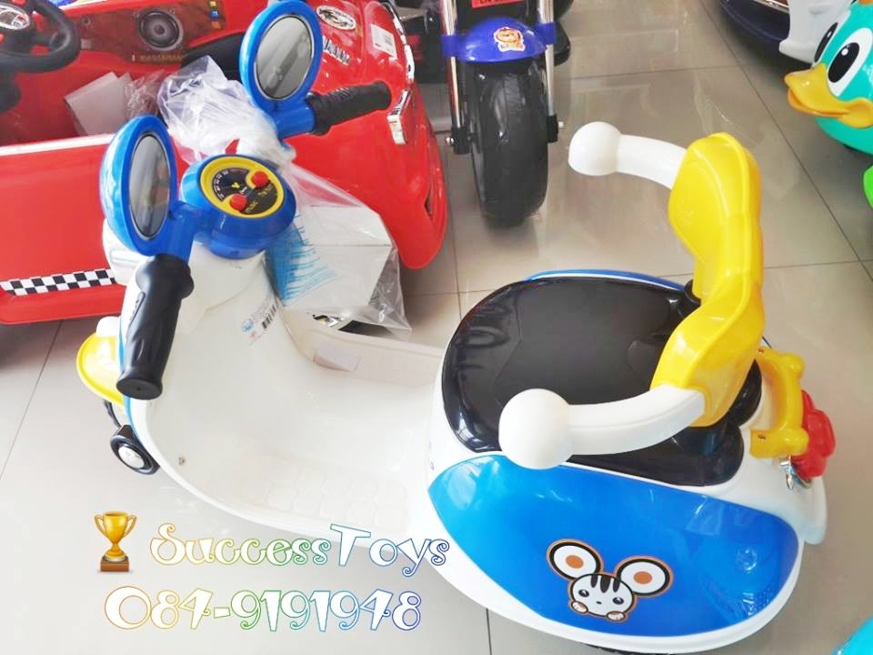รถแบตมอเตอร์ไซค์หนูน้อย รุ่น YH3129 มี 3 สี ชมพูฟ้า ขาวน้ำเงิน แดงดำ