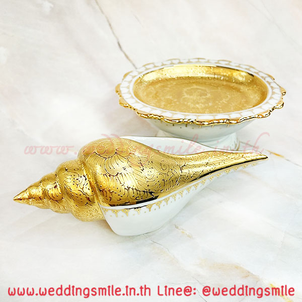 ชุดหอยสังข์หลั่งน้ำ พร้อมพานรอง ลายเดียวกัน ลงถมทอง ชุดละ 1,100.-