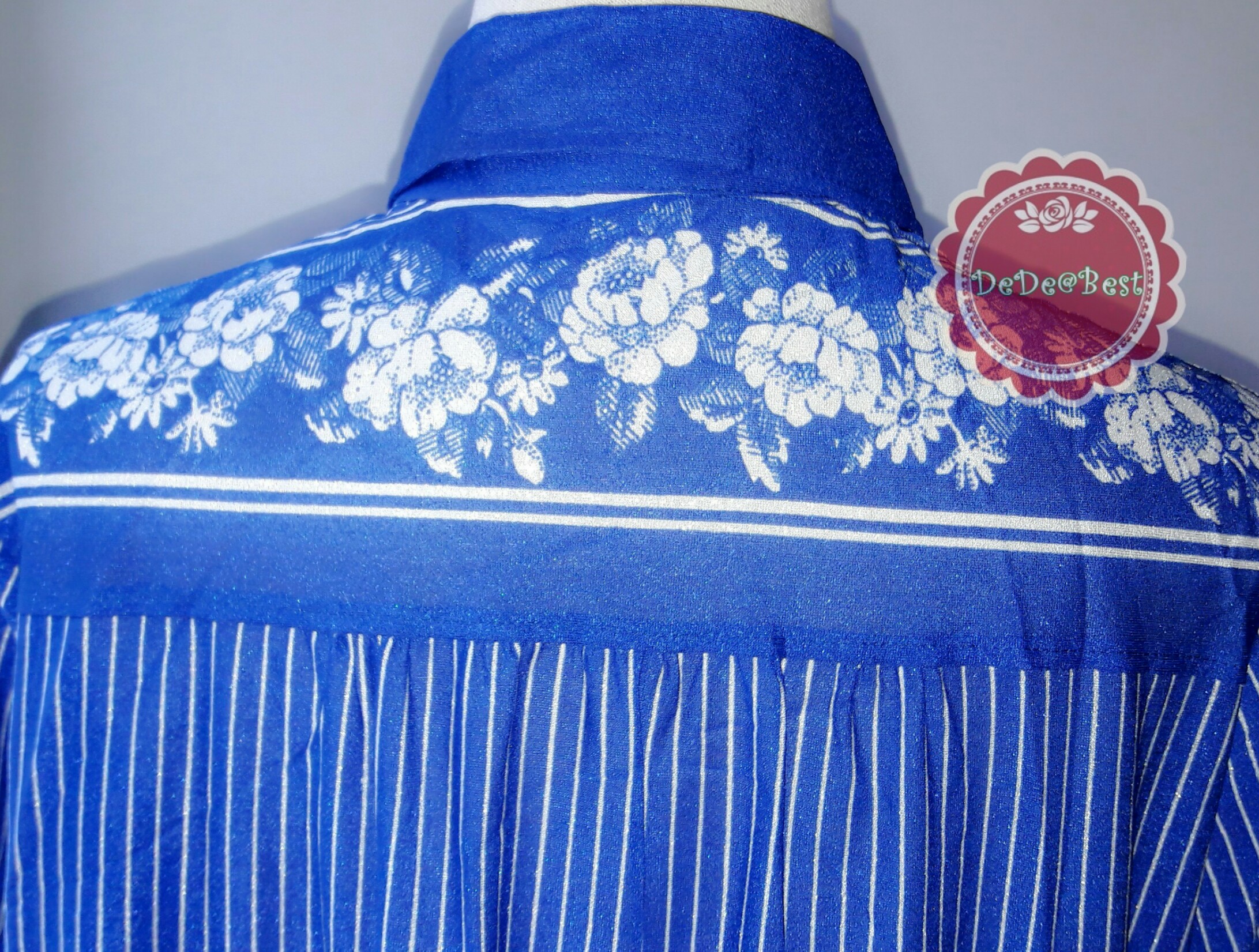 D51:Vintage dress เดรสวินเทจผ้าซีฟองสีน้ำเงินสว่าง ตัดด้วยลายดอกไม้สีขาว