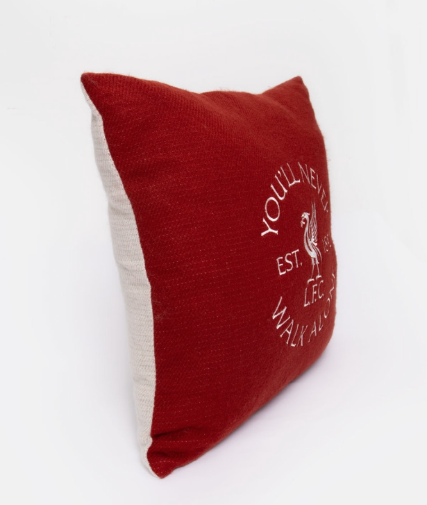 หมอนอิงลิเวอร์พูล LFC Woven Cushion 50cm ของแท้