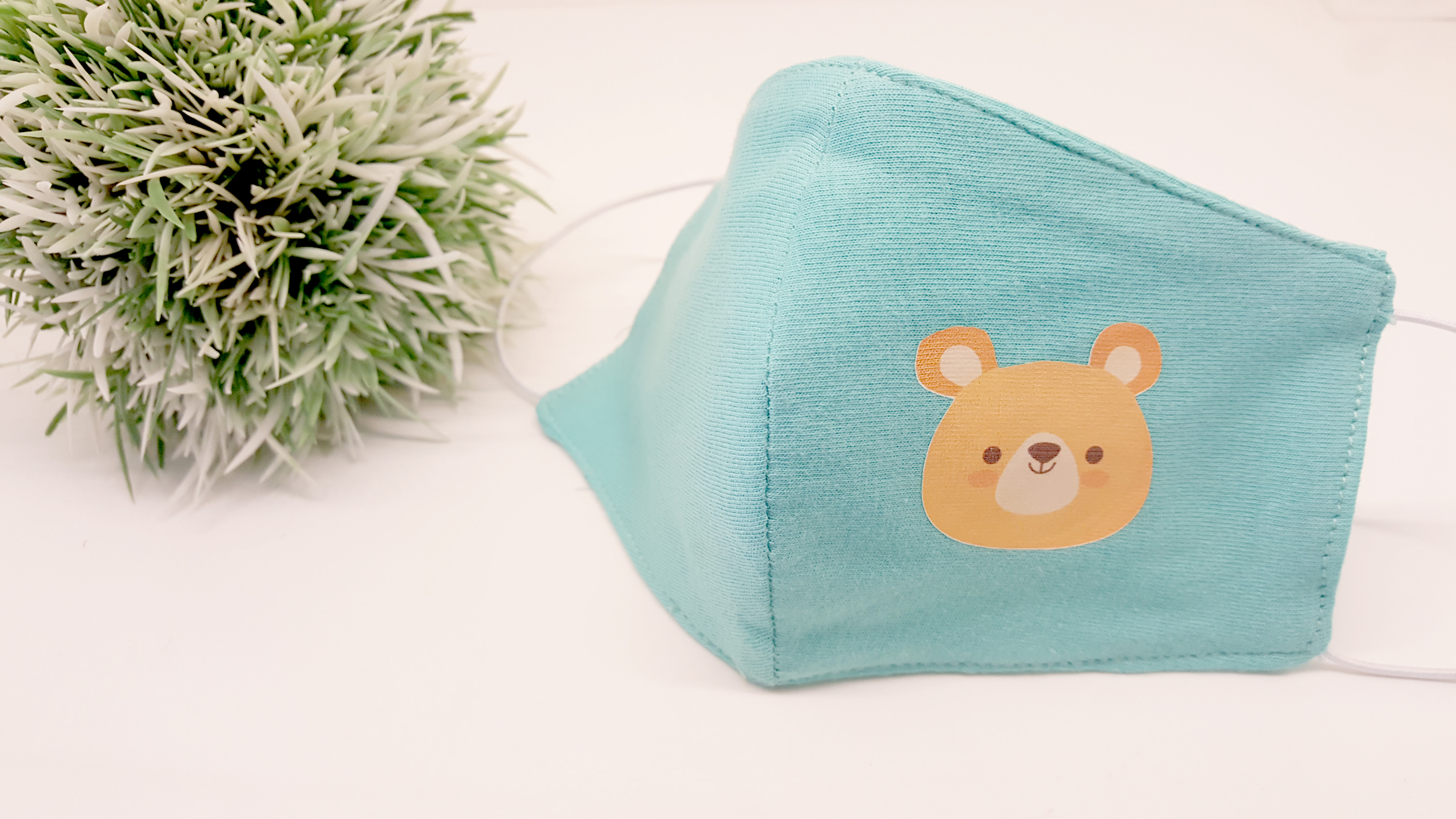 หน้ากากผ้าเด็กเล็ก รูปลายการ์ตูนน่ารัก ผ้ามัสลิน 2 ชั้น + Cotton 100%) มีช่องสอดแผ่นกรอง