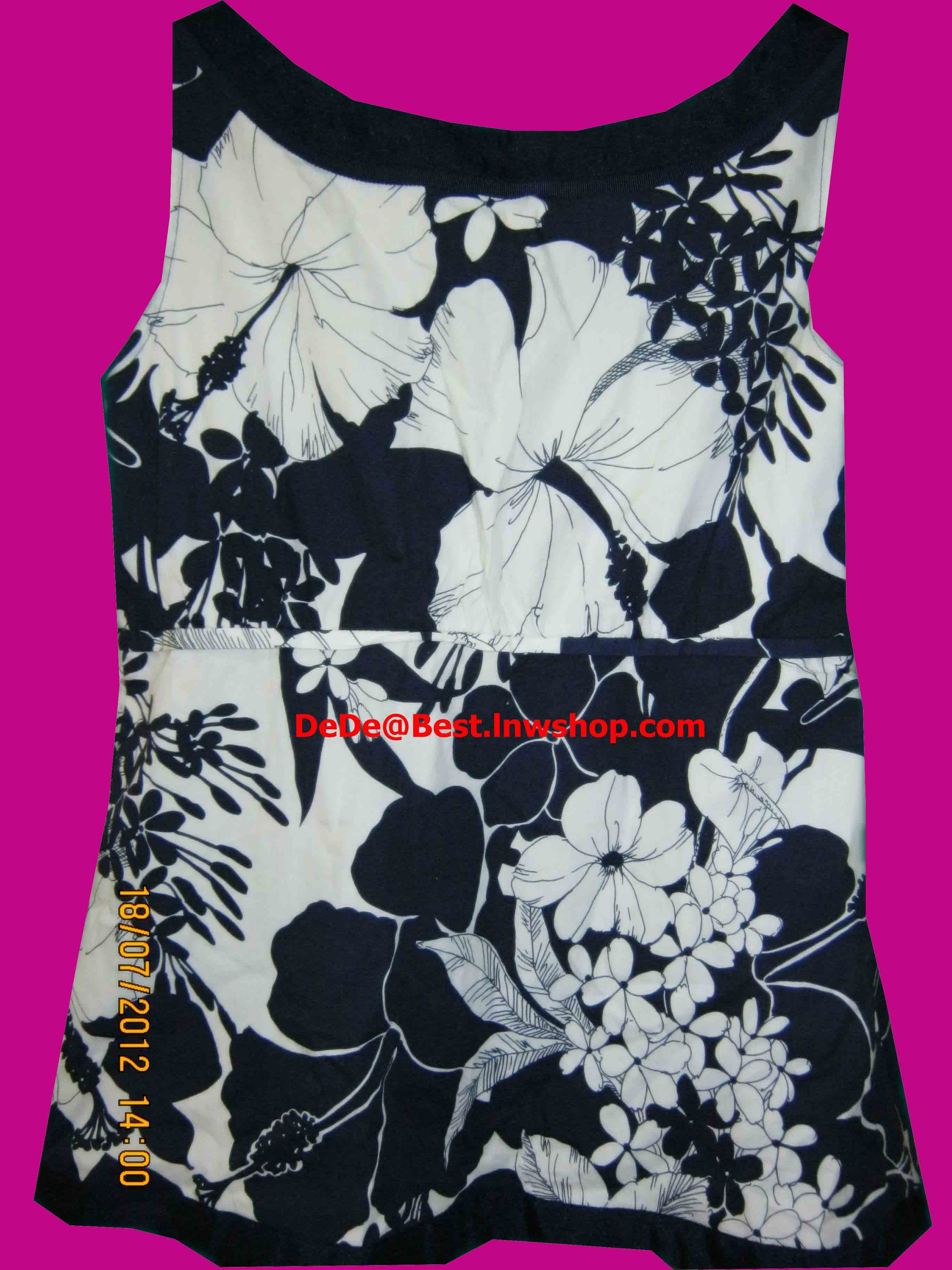 แถมให้คุณภัทรานิษฐ์ค่ะ T11:Vintage top เสื้อแขนกุดโทนน้ำเงินขาวลายดอกไม้หวาน ๆ❤