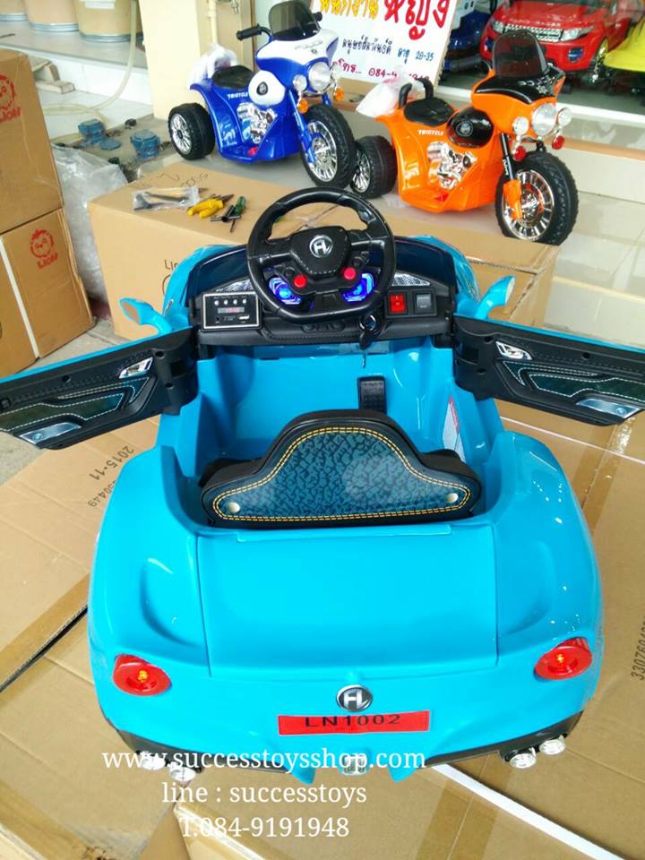 รถแบตเตอรี่เด็กนั่งไฟฟ้า รุ่น LN1002 ยี่ห้อ BMW สีฟ้า