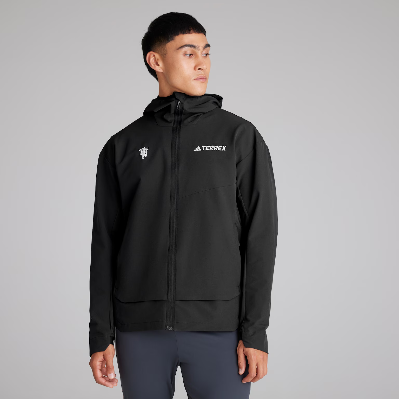 เสื้อแจ็คเก็ตแมนเชสเตอร์ ยูไนเต็ด adidas Mens Terrex Multi Softshell ของแท้