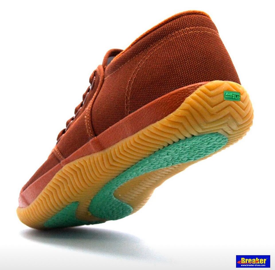 รองเท้านักเรียน Breaker สีน้ำตาล รุ่น Futsal
