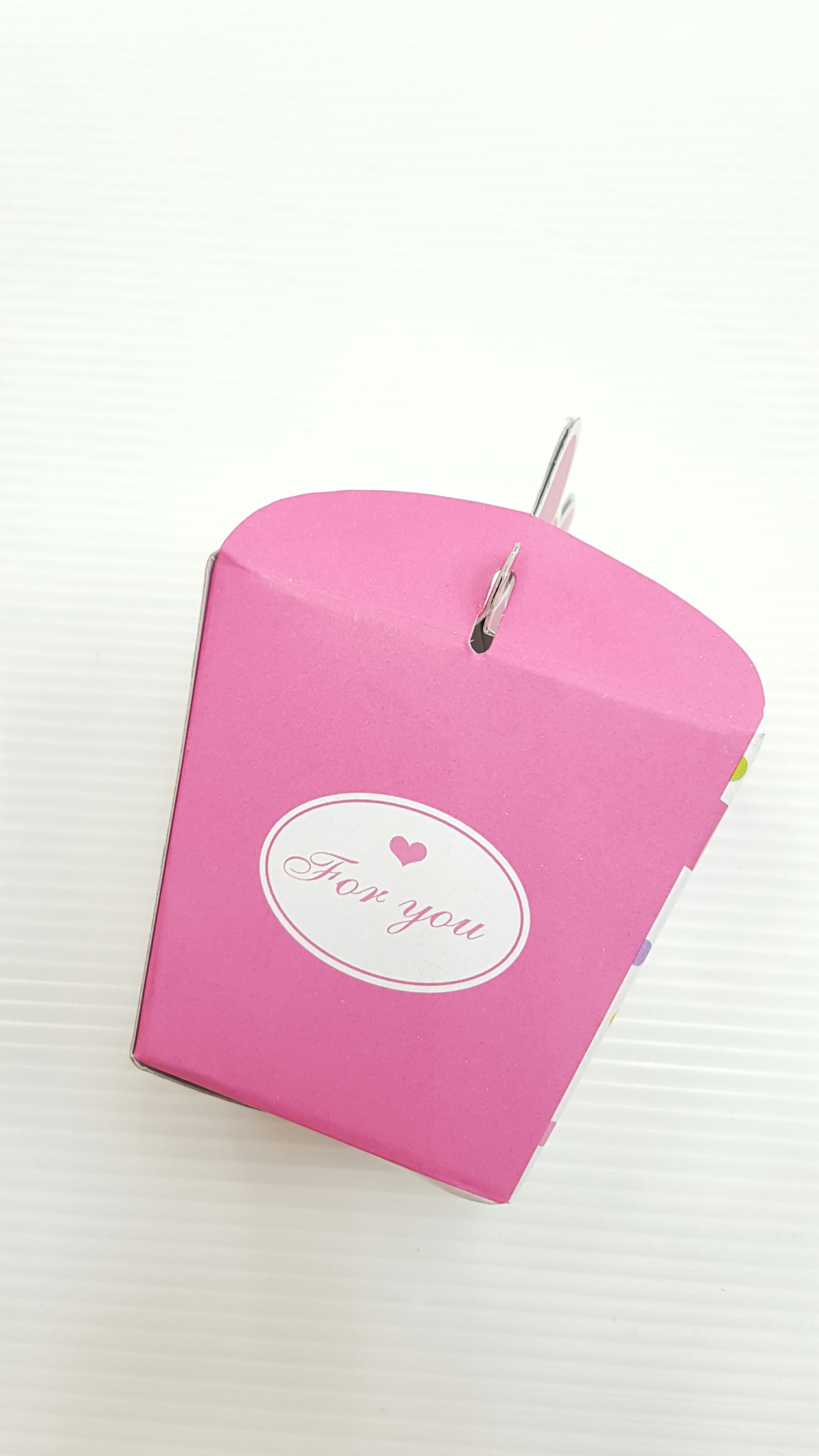 กล่องกระดาษใส่ของชำร่วย โบว์ใหญ่ลายจุด (10 ใบ/ห่อ ใบละ 5.-)