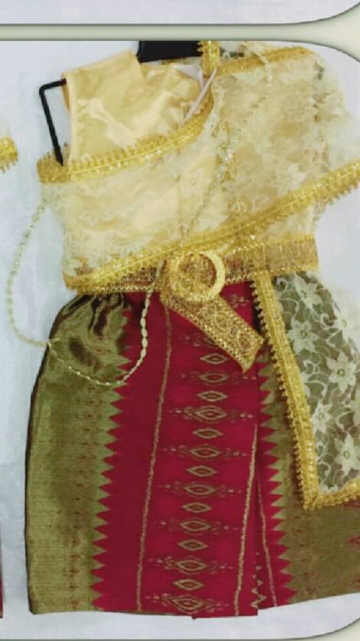 ชุดเเม่หญิงลาว