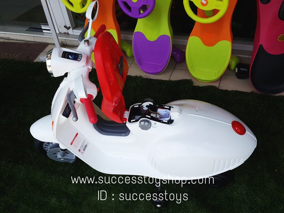 รถมอเตอร์ไซค์เวสป้า รุ่น CC3172 มี 4 สี ชมพู ดำ ขาว แดง