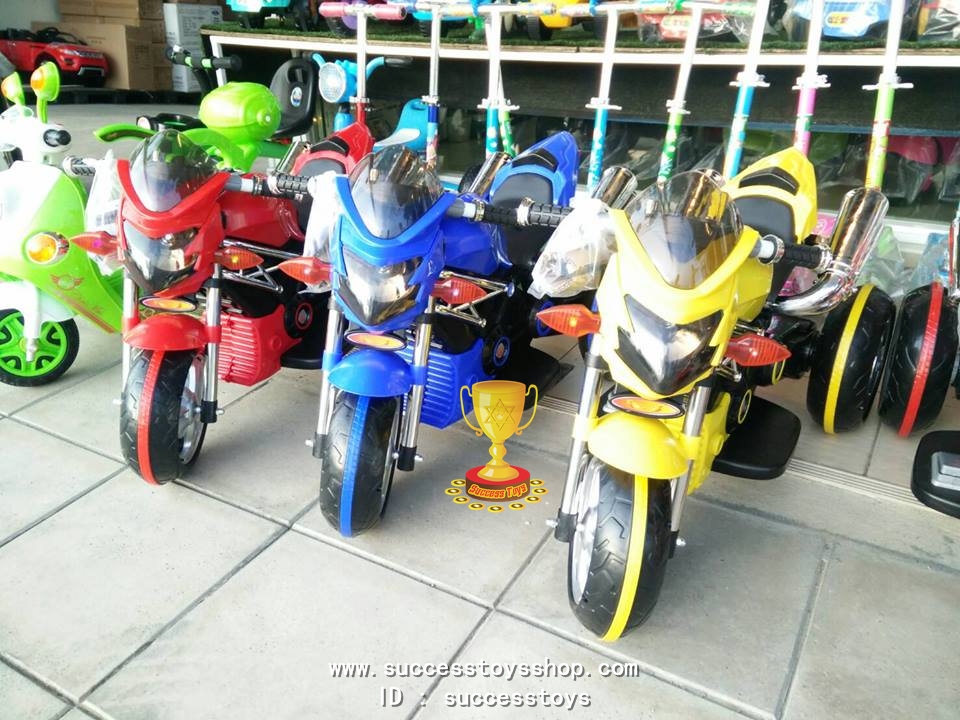 รถมอเตอร์ไซค์ดูคาติท่อคู่ สีเหลือง