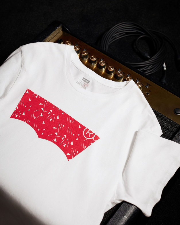 เสื้อทีเชิ้ตลิเวอร์พูล Levis® X LFC ของแท้