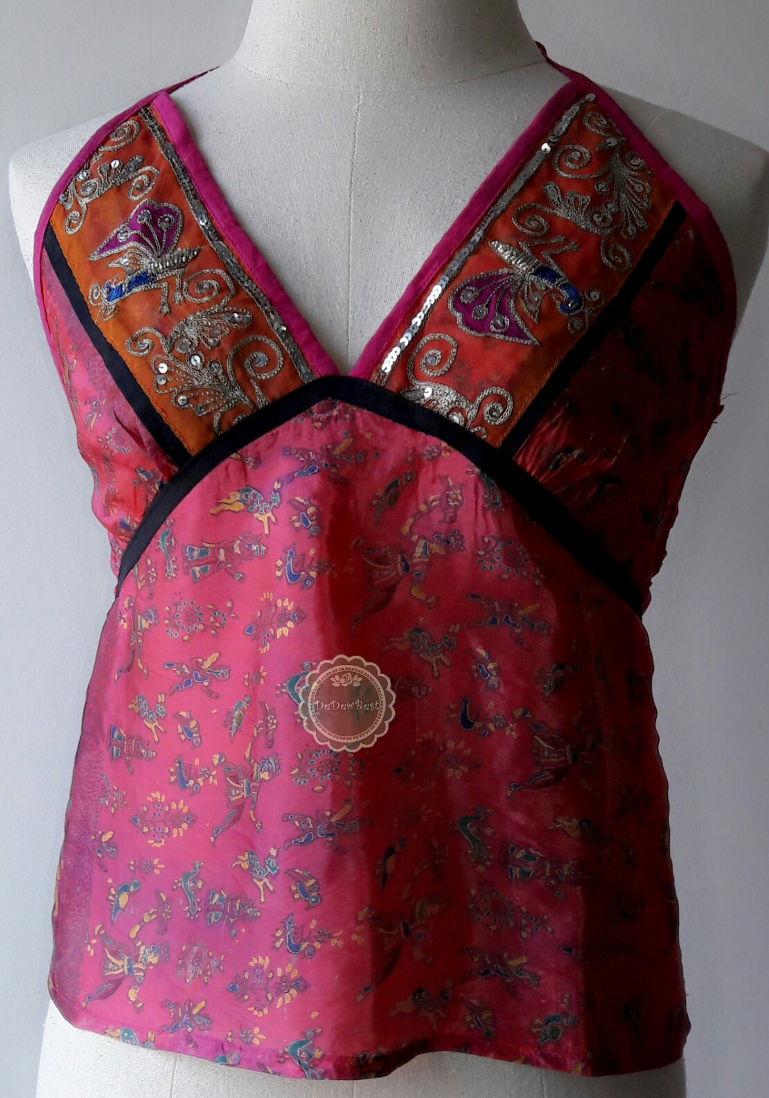 T52:2nd hand top เสื้อสายเดี่ยวสีชมพูปักเลื่อม (Made in NEPAL)