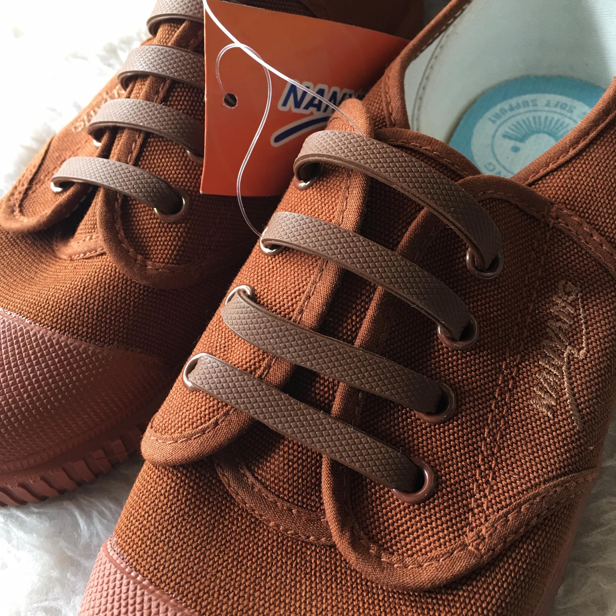 ใหม่!! รองเท้านักเรียนนันยาง สีน้ำตาล