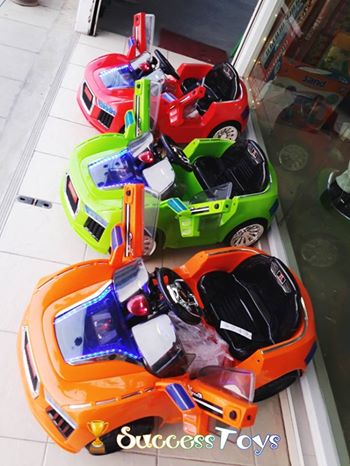 รถแบตเตอรี่เด็กนั่งเปิดประตูได้ รุ่น BC3105 มี 3 สี แดง เขียว ส้ม