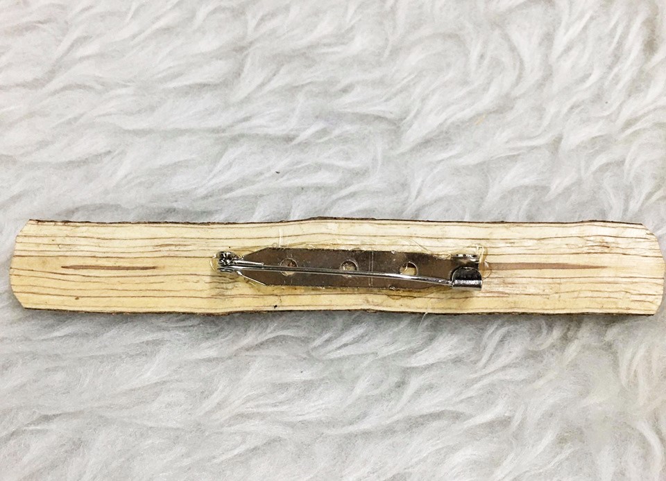 ป้ายชื่อแบบไม้ ตัวหนังสือสีน้ำตาล