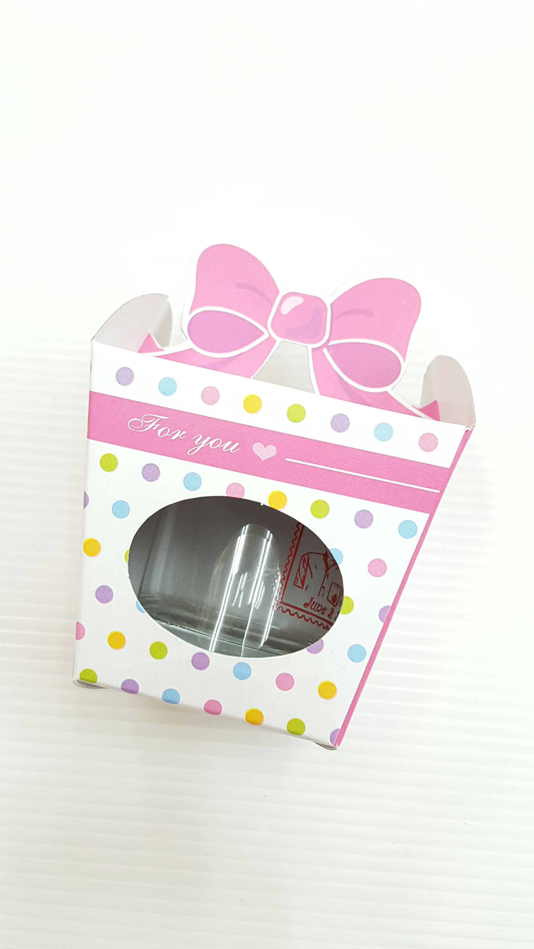 กล่องกระดาษใส่ของชำร่วย โบว์ใหญ่ลายจุด (10 ใบ/ห่อ ใบละ 5.-)