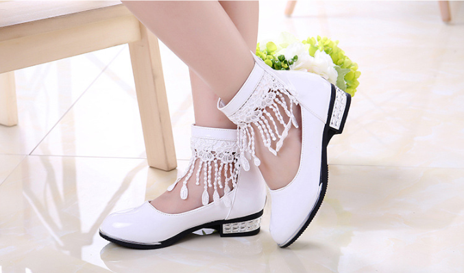 รองเท้าคัชชูเด็กหญิงสีขาว ตกแต่งลูกไม้รัดข้อเท้า หรูหรา