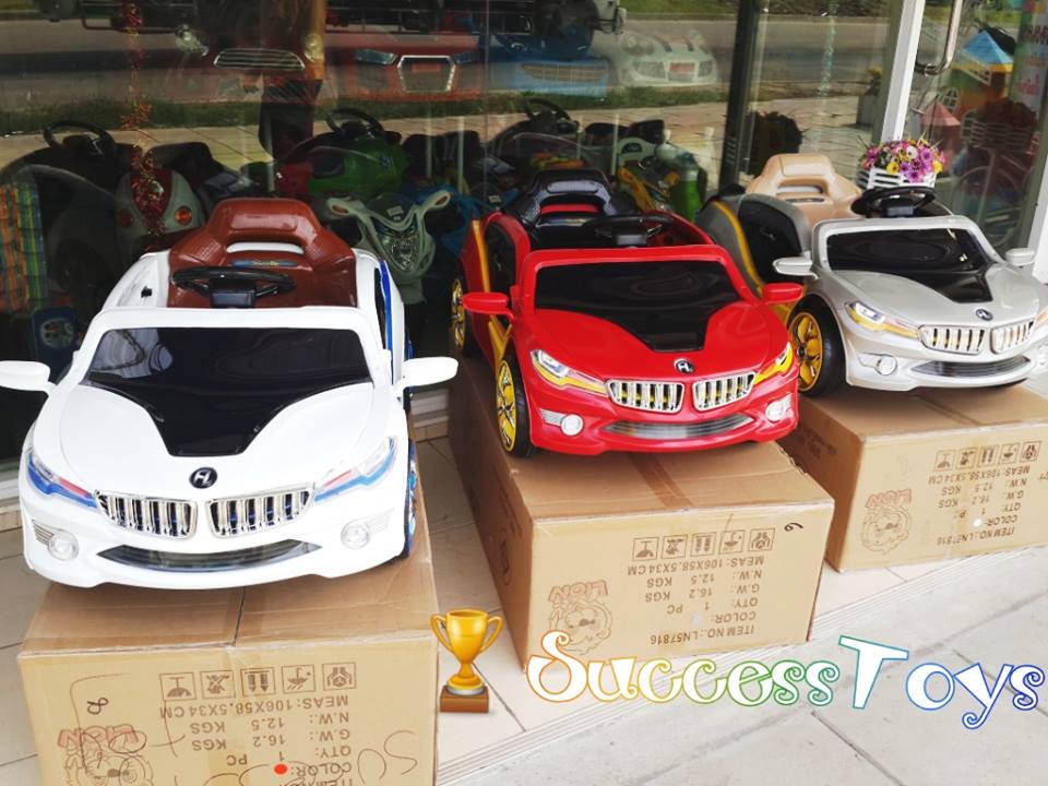 รถแบตเตอรี่เด็กนั่ง รุ่น LN57816 ยี่ห้อ BMW เปิดประตูได้2 มอเตอร์ แบต 6V4.5 2 ก้อน มี 3 สี แดง ขาว บรอนด์