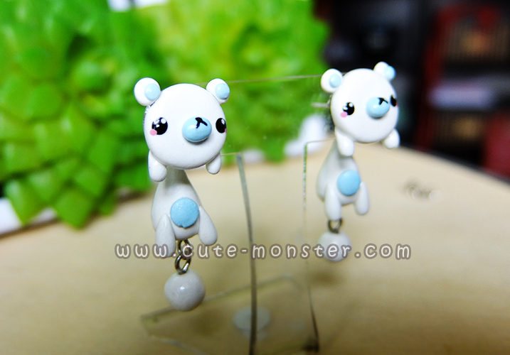 ต่างหูดินปั้น หมีขาว White bear Earrings