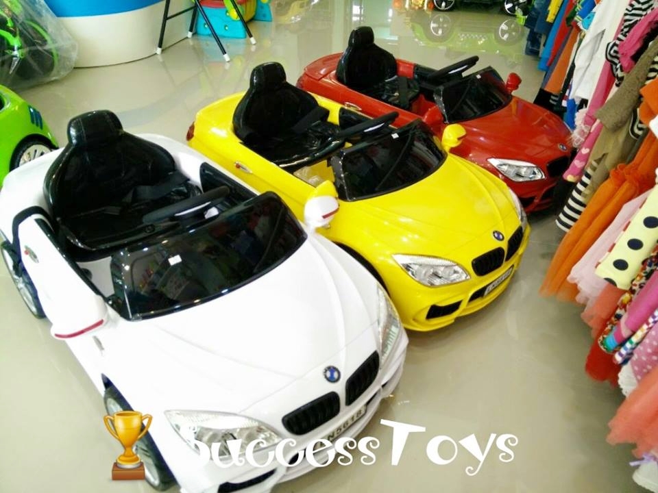 รถแบตเตอรี่เด็กนั่งไฟฟ้า รุ่น LN5618 ยี่ห้อ bmw เปิดประตูได้ 2 แบต 2 มอเตอร์ มี 4 สี ขาว แดง เหลือง ดำ