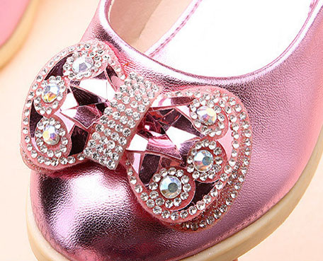 รองเท้าคัชชูเด็กหญิงสีทอง ประดับโบว์เพชร