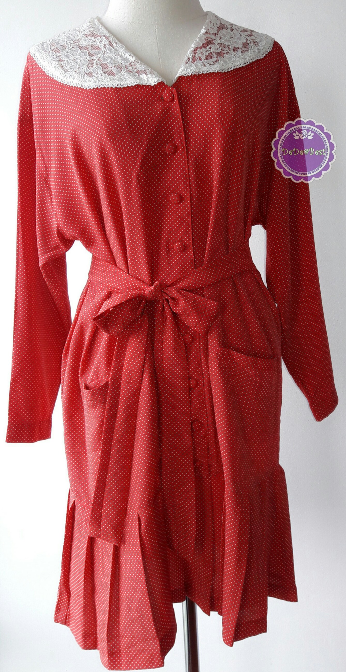 D50:Vintage dress เดรสวินเทจสีแดงลายจุดขาว ปกลูกไม้ (มีผ้าผูกเอว)