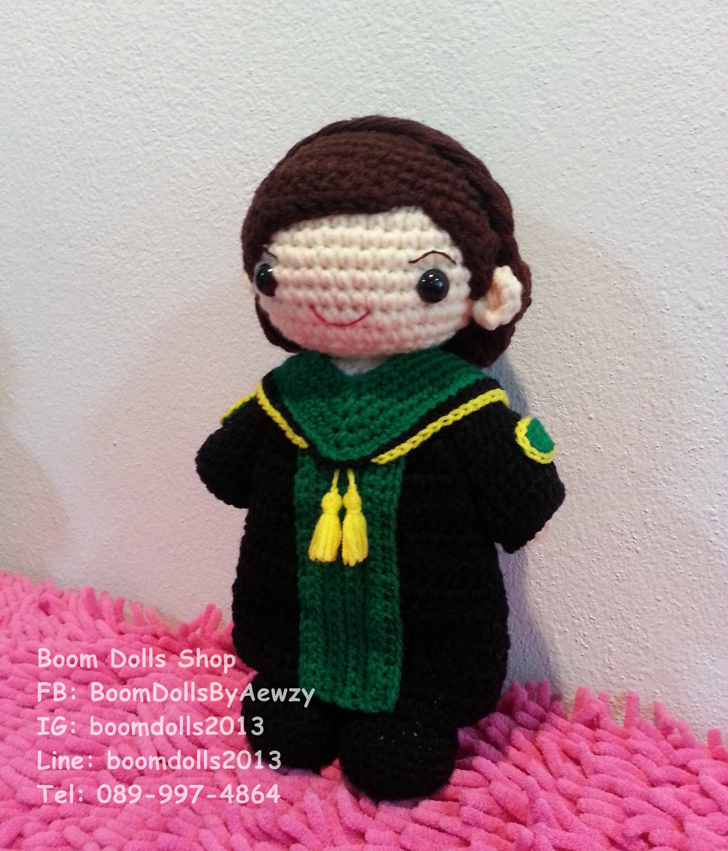 ตุ๊กตาถักรับปริญญา บัณฑิตสาว ม.แม่โจ้ 10 นิ้ว