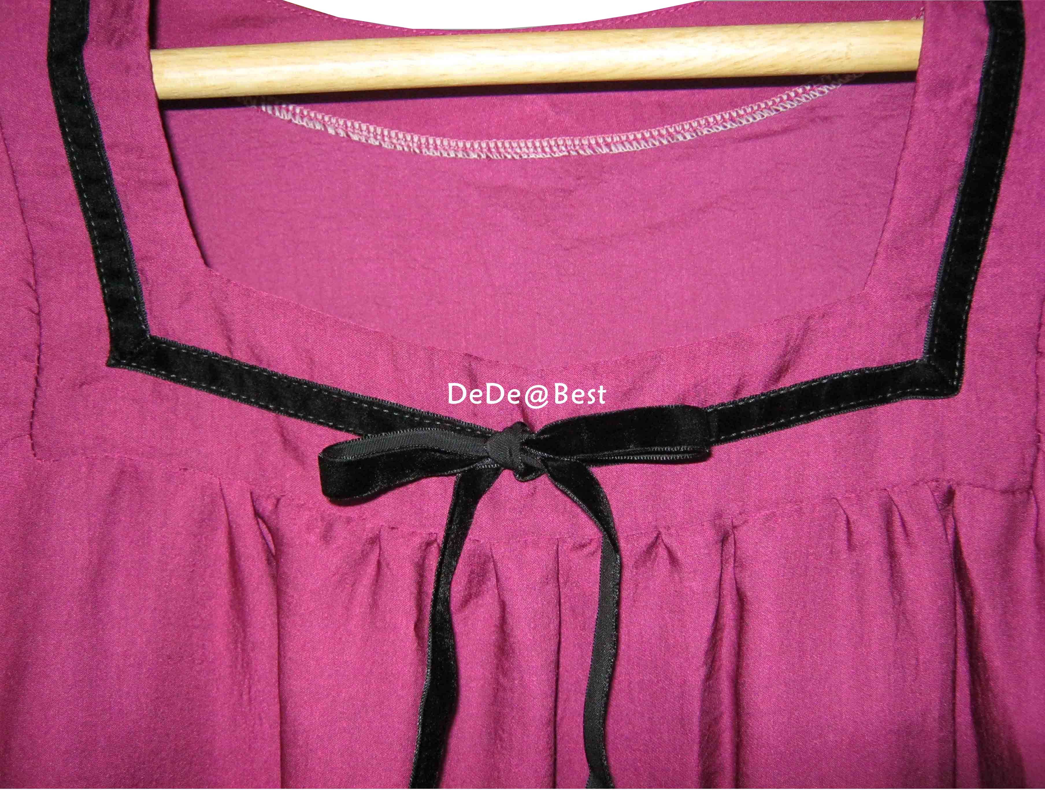 ขายแล้วค่ะ T23:2nd hand top เสื้อสีชมพูม่วงผ้าเหลือบมัน ผูกโบว์กำมะหยี่สีดำน่ารักดีค่ะ❤