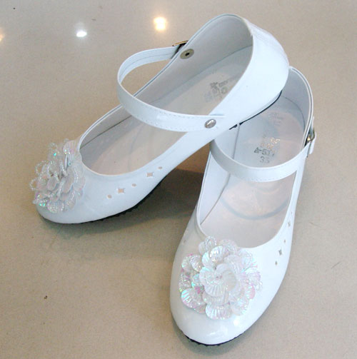 รองเท้าคัทชูออกงานเด็กหญิง หนังแก้วสีดำ Size 25 ถึง 36 หมุนเก็บสายรัดข้อเท้าได้