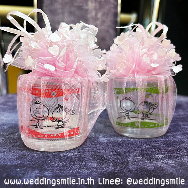 PRomotion! แก้วเป็ก หูเหลี่ยม ลายการ์ตูนคละสี ห่อผ้าพุ่มหัวใจ ชิ้นละ 14.-