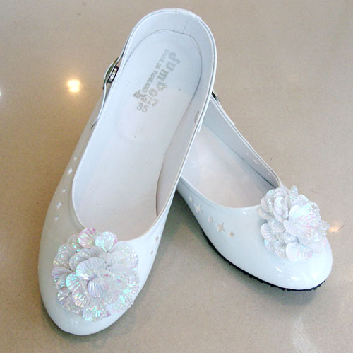 รองเท้าคัทชูออกงานเด็กหญิง หนังแก้วสีดำ Size 25 ถึง 36 หมุนเก็บสายรัดข้อเท้าได้