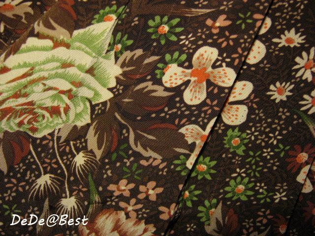 ขายแล้วค่ะ D25:Vintage dress เดรสวินเทจแขนยาว คอตั้งระบายแนววิคทอเรียน ลายดอกไม้สวย❤