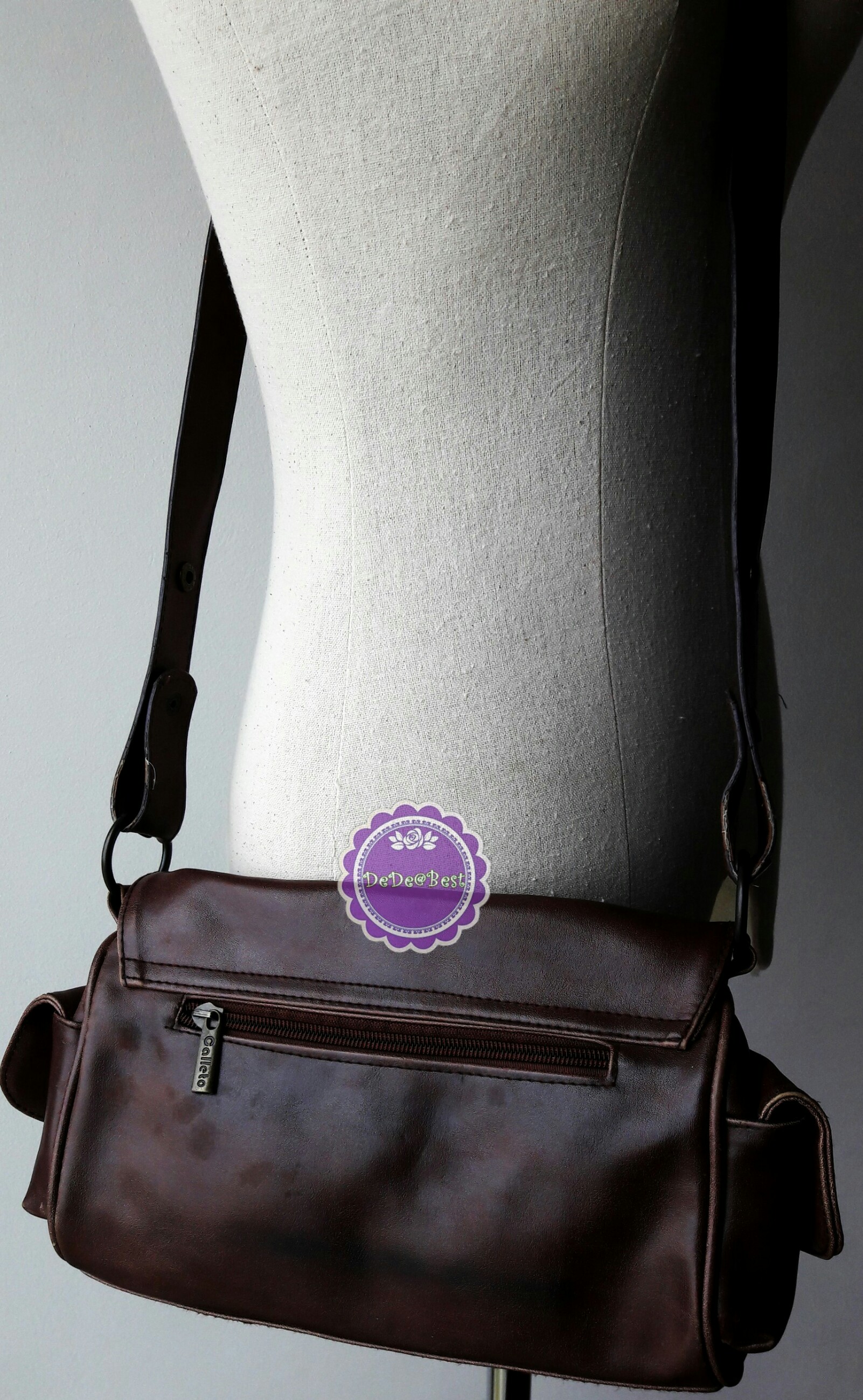 B50:2nd hand bag กระเป๋าสะพายหนังสีน้ำตาล ถอดสายเปลี่ยนได้ มีสายสั้นและสายยาว