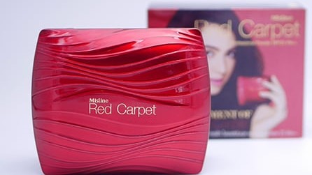 Mistine Red Carpet Professional Powder SPF25 PA++ แป้งตลับ 3 ชั้น มิสทิน เรด คาร์เพ็ท โปรเฟชชันนอล เอสพีเอฟ 25 พีเอ++ หน้าเนียนระดับโลกด้วยแป้งตลับ 3 ชั้น ชั้นที่ 1 ปรับสภาพผิวก่อนทาแป้ง รวมคุณสมบัติของ ไพร์เมอร์ เมคอัพเบส รองพื้น คอนซีลเลอร์ ชั้นที่ 2 ตบ