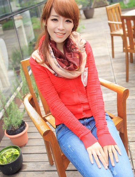 ผ้าพันคอลาย Carriage สีน้ำตาลอ่อน/ขอบแดง