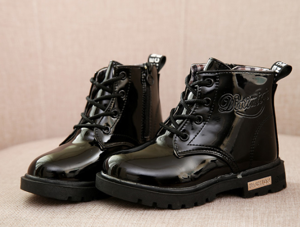 รองเท้าหนังเเก้วสีดำ รองเท้าบู๊ทหนังแก้ว สำหรับเด็ก