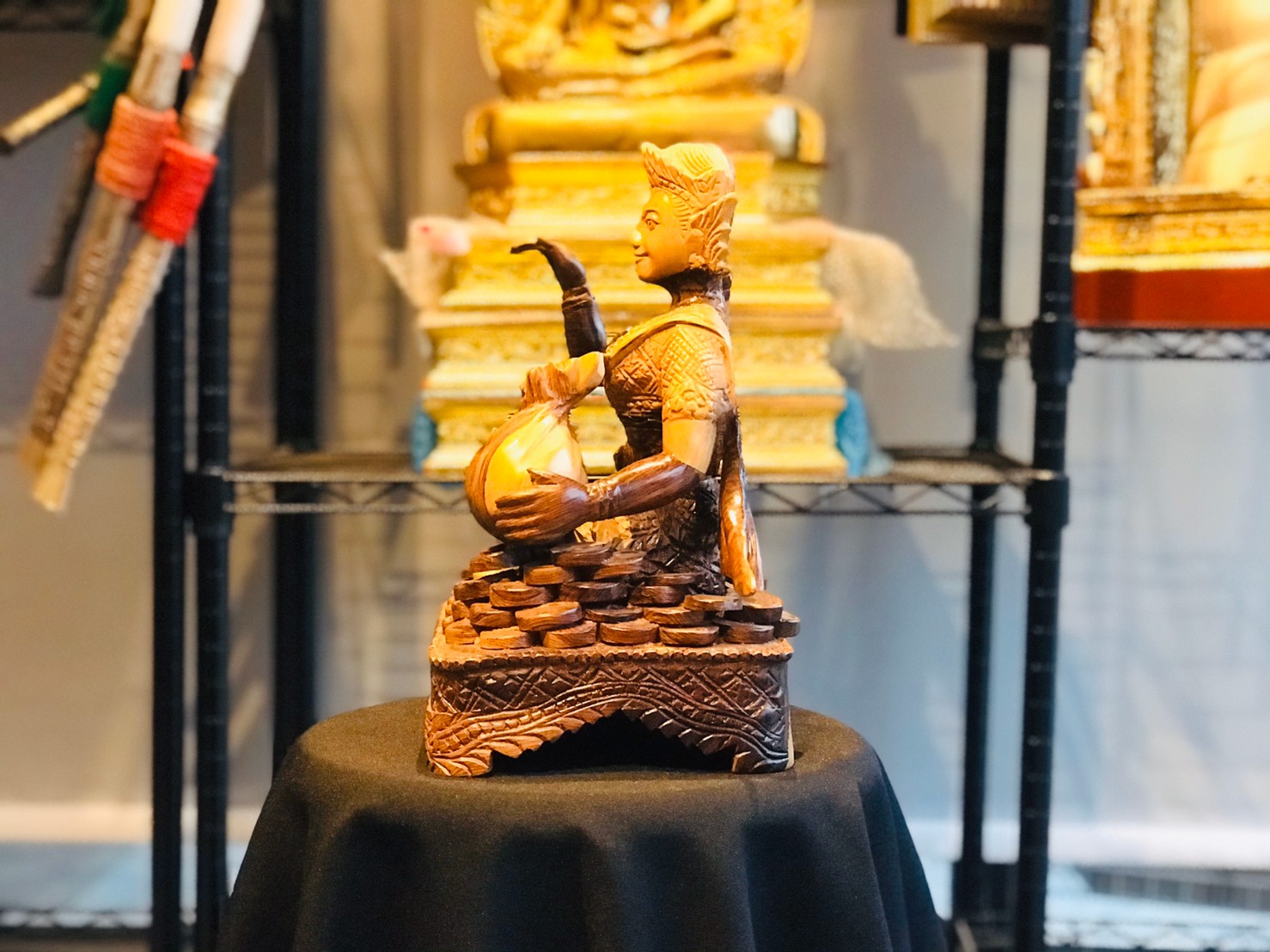 นางกวักไม้ชินชัน ขนาดหน้าตัก 8 นิ้ว