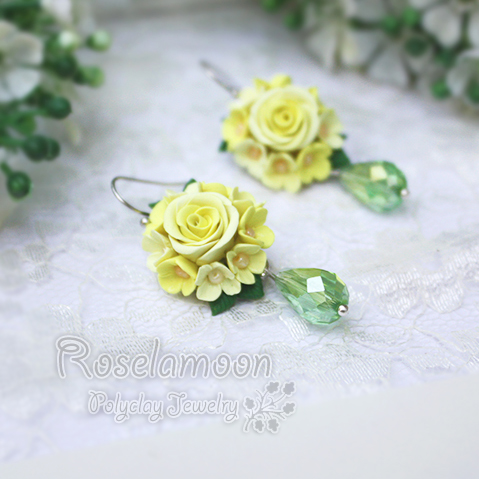 Yellow daisy with Rose