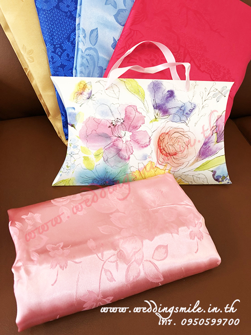 กล่องพายใส่ของรับไหว้ลายดอกไม้ มาพร้อมหูหิ้ว (10ใบ/แพ็ค/คละลาย ตกใบละ 15.-)