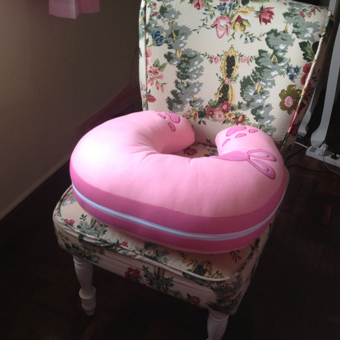 หมอนรองให้นมลูก Nuebabe ถอดปลอดซักได้ มีให้เลือก 2 สี ชมพู, ฟ้า