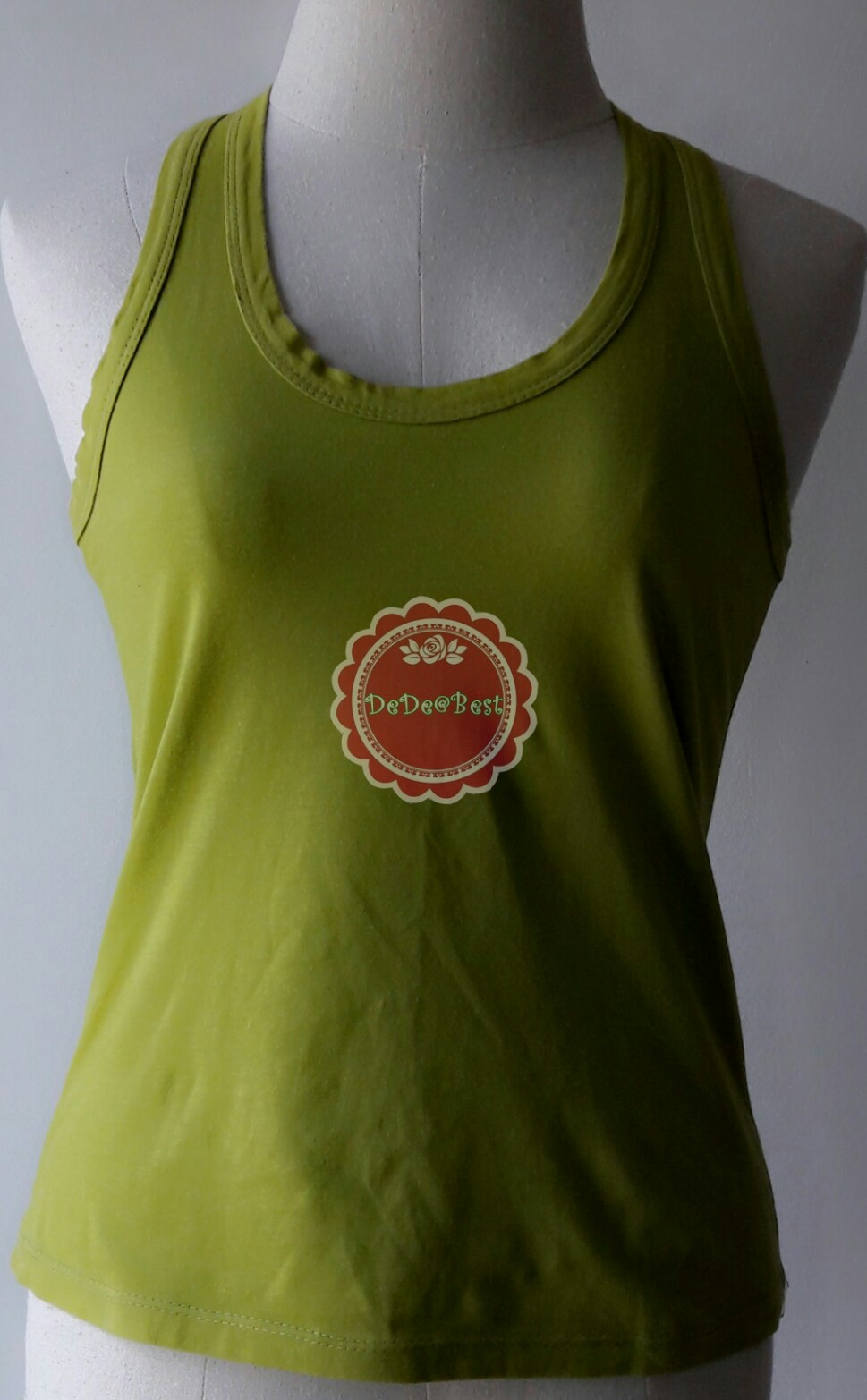 T92:2nd hand top เสื้อกล้ามสีเขียวสดใส